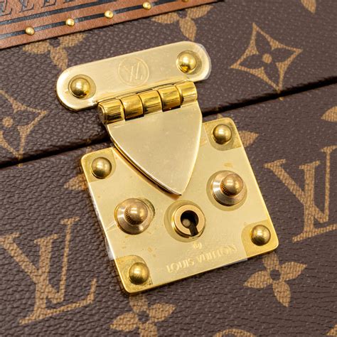 Louis Vuitton coffret accessories